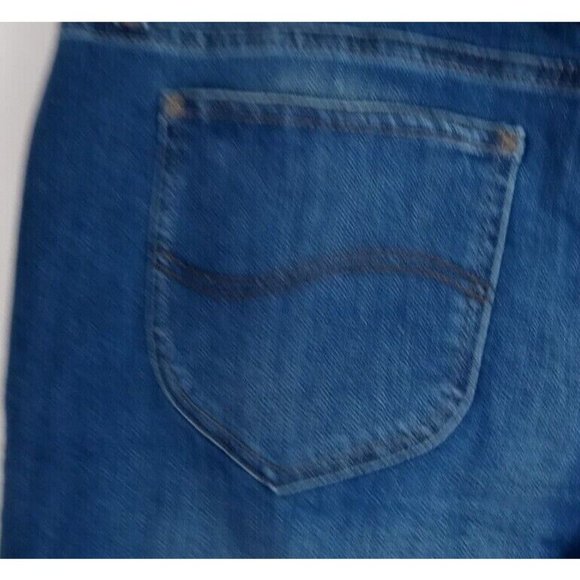 NWT Lee Regular Fit Bootcut Whiskered Distressed Jeans Size 16P - Picture 5 of 10
